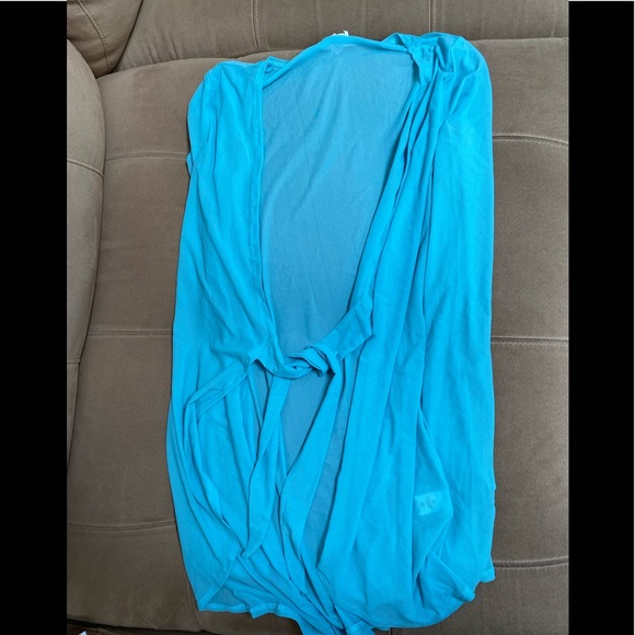 Tie front cover up - Picture 1 of 2